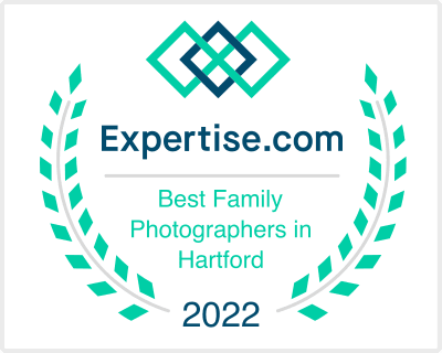 https://www.theflashladyphotography.com/wp-content/uploads/2018/02/ct_hartford_family-portraits_2022.webp