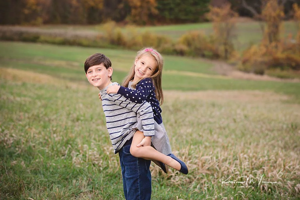 family of four, two kids, outdoor fall portraits, outdoor family portrait  pose ide… | Photography poses family, Outdoor family photography, Outdoor  family portraits