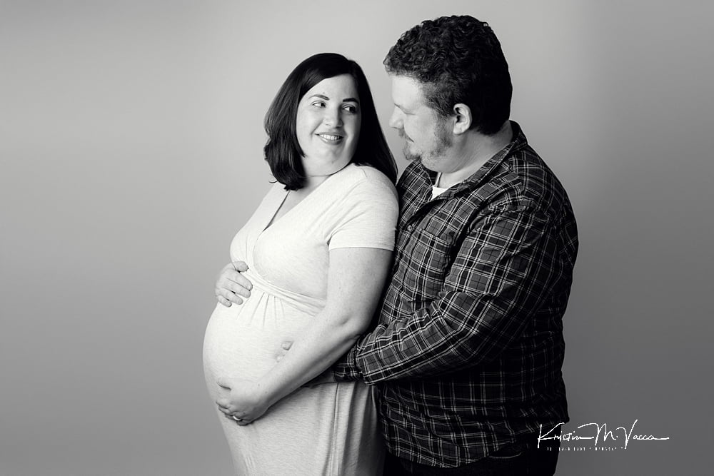Casual sibling maternity photos by The Flash Lady Photography